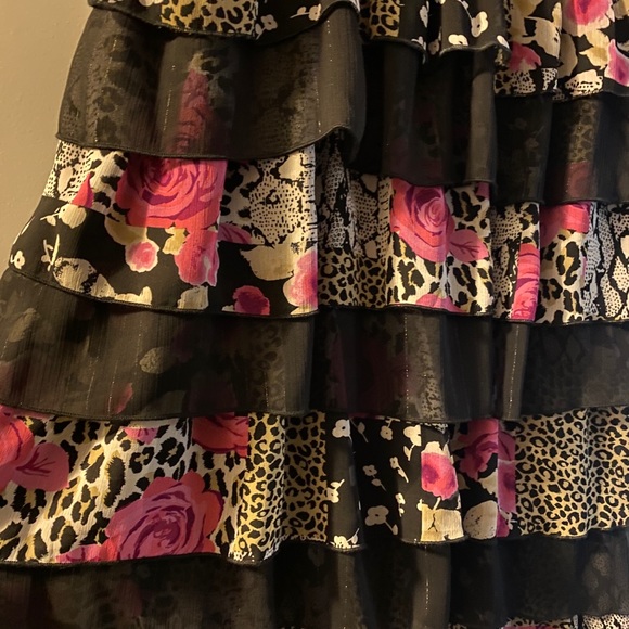 Express mini dress - multiple prints - ruffled. - Picture 3 of 5